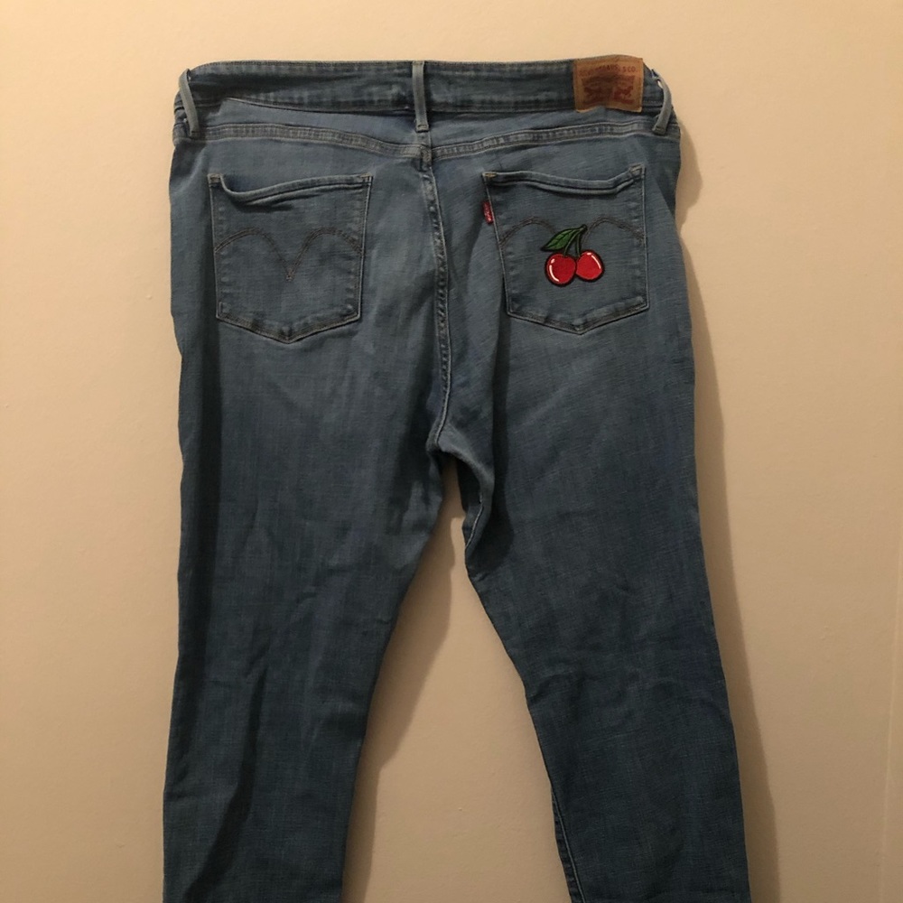 Levi’s with cherry patch 🍒 - Picture 5 of 5